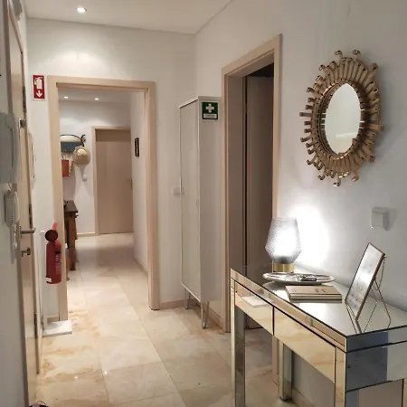 Baia I - And Rest * サン・マルティーニョ・ド・ポルト